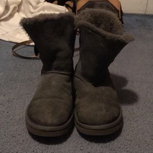 LIGHTLY WORN UGGS